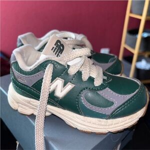 New Balance Green and White Sneakers Classic Athletic Design